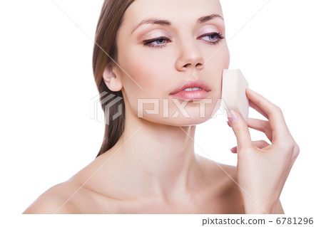 natural beautiful woman with powder sponge 6781296