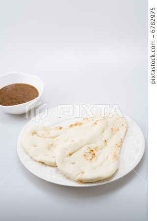 Nan and curry 6782975