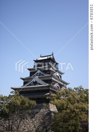 在藍天的廣島城堡 6783851