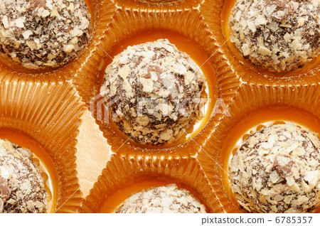 chocolate bonbon 6785357