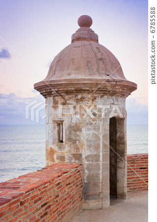 Lookout tower at El Morro Castle fort in old San Juan, Puerto Ri 6785588