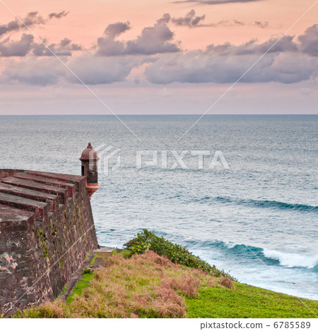 Lookout tower at El Morro Castle fort in old San Juan, Puerto Ri 6785589