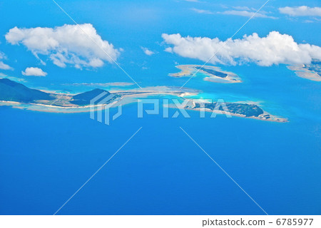 Aerial shooting of Iheyajima (left) · Noshi Island (center front) · Gushikawajima (center back) · Izenajima (right) (Okinawa) 6785977