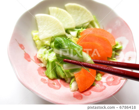 Pickled pickles overnight 6786418