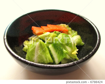 清脆可口的春甘藍泡菜 清脆可口的春甘藍泡菜 6786424