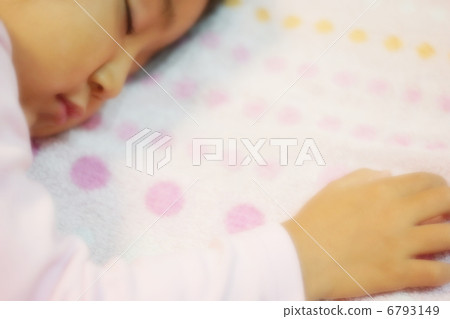 Sleepy girls 6793149