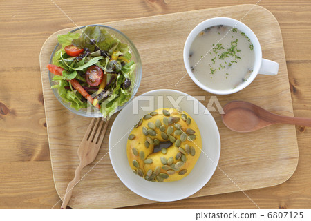 套百吉餅和湯 6807125