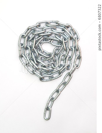 twisted chain 6807322