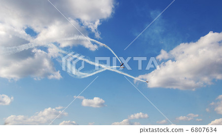 Airshow Airshow 6807634