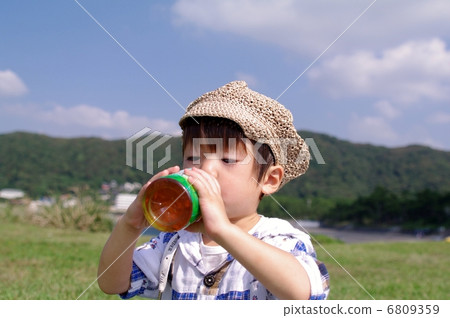 PET bottle tea drinking kids PET bottle tea drinking kids 6809359