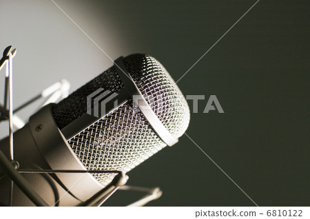 Microphone. 6810122