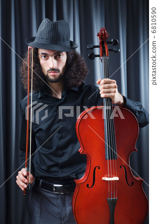 Man playing the cello 6810590