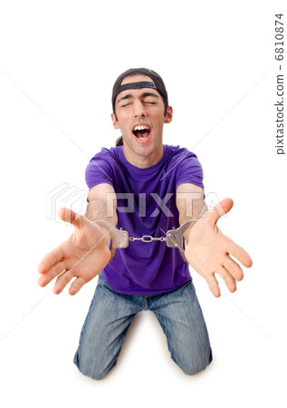 Man arrested for his crimes 6810874