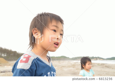 Brother sister playing at the beach Brother sister playing at the beach 6813236