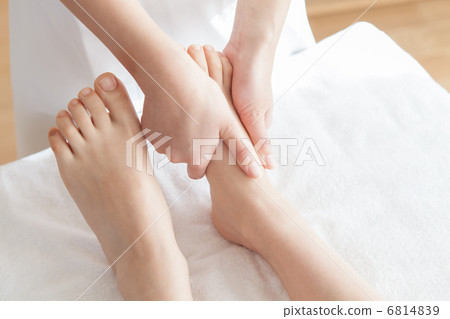 foot massage, massaging, body care 6814839
