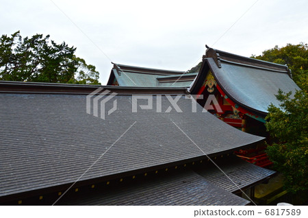 "Wakamiya (right back)" and "Wakamiya waiting room (left)" in Tsuruoka Hachimangu Shrine (Kanagawa prefecture Kamakura-shi Yukinoji) 6817589