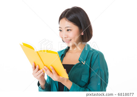 讀一本書的女人 6818077
