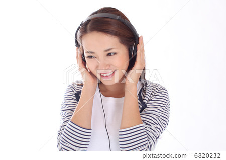 在智能手機上聽音樂 在智能手機上聽音樂 6820232