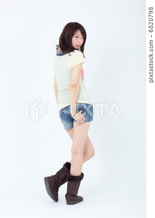 Young lady fashion 6820798