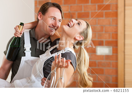 Couple moving in new apartment renovating 6821155