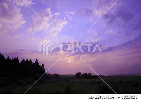 Morning of the plateau 6822625