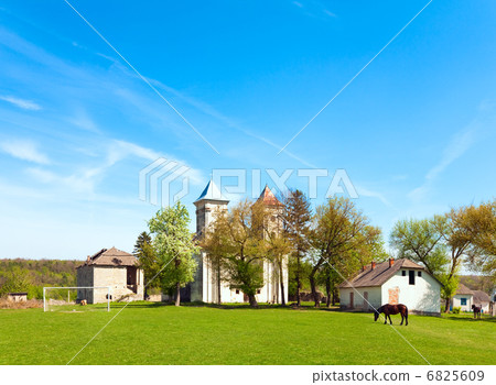Old church (Sydoriv village, Ternopil region, Ukraine) Old church (Sydoriv village, Ternopil region, Ukraine) 6825609