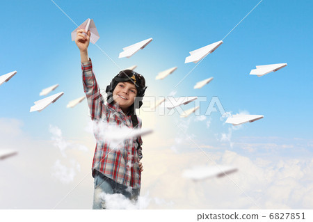 Little boy in pilots hat 6827851