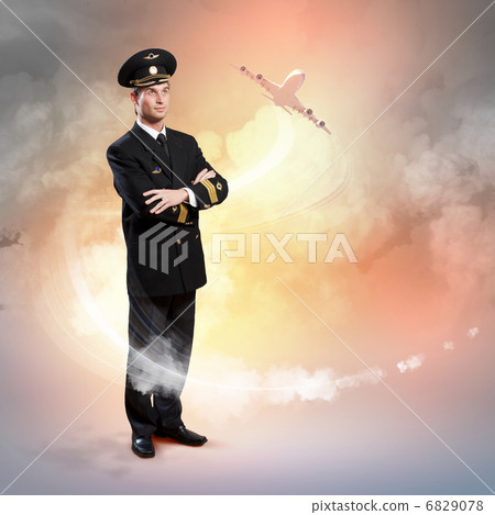 Image of male pilot 6829078