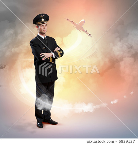 Image of male pilot 6829127
