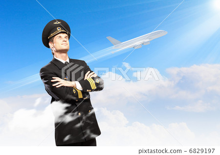 Image of male pilot 6829197