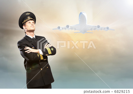 Image of male pilot 6829215
