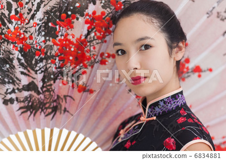 Woman dressed in geisha style Woman dressed in geisha style 6834881