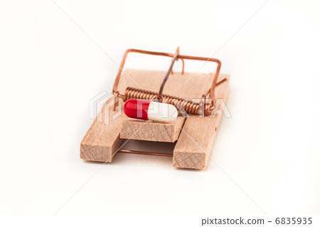 Mousetrap with a pill Mousetrap with a pill 6835935