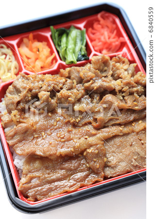 美味的烤肉盒午餐 6840559