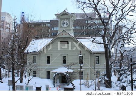 札幌市鐘樓在冬天 6841106