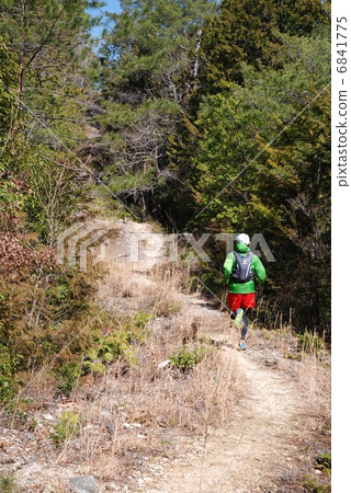 Trail running 6841775