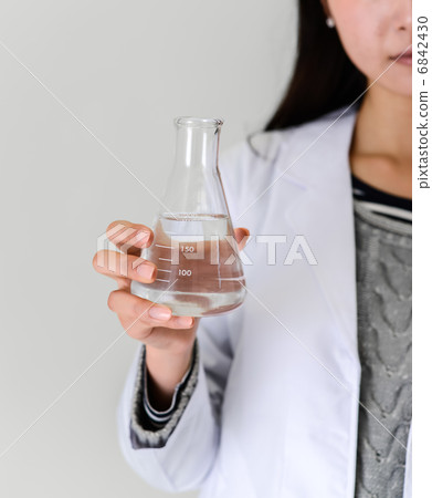 研究員 6842430