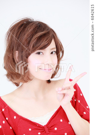 A woman who plays a piece A woman who plays a piece 6842615