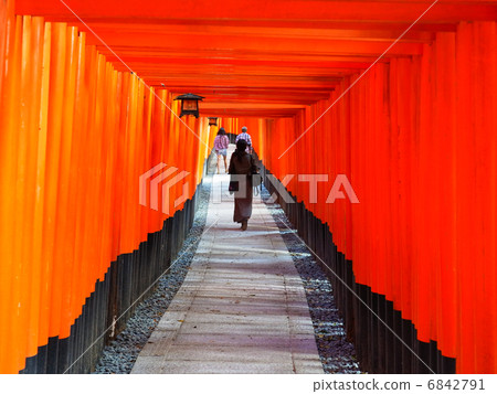 紅色隧道 6842791