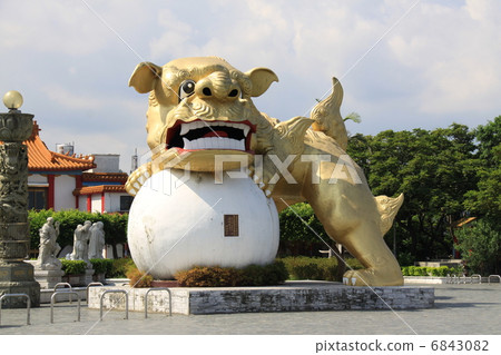 Guardian dog at Chiuma Park 6843082