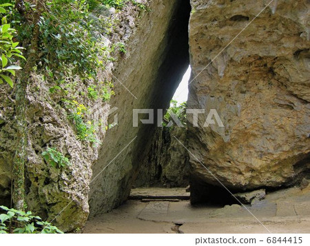 Okinawa roundtrip 6844415