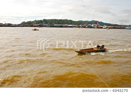 "Water taxi" on the Brunei River (Bandar Seri Begawan (BSB) / Brunei) 6848270
