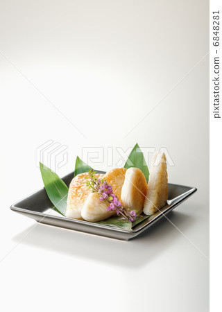 Grilled bamboo grass (white back) 6848281