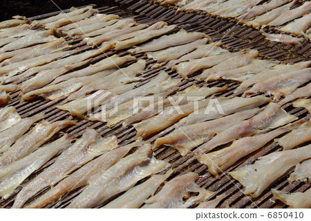 Dried cod 6850410
