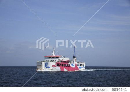 A regular ship 6854341