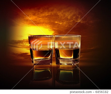 Two glasses of whiskey 6856182