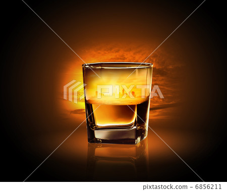 Glass of whiskey 6856211