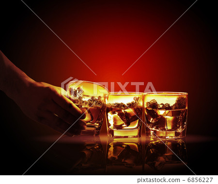 Three glasses of whiskey 6856227