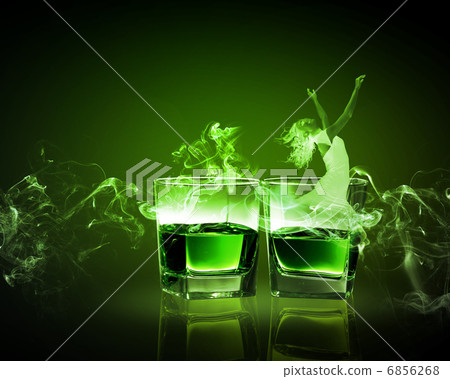 Two glasses of green absinth 6856268