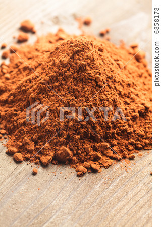 chocolate powder 6858178